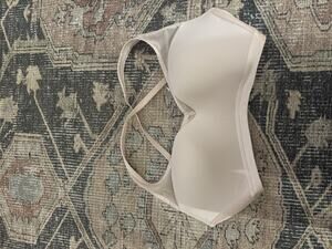 Victoria's Secret Victoria Sport Pink Incredible Sports Bra Sz 36 DD